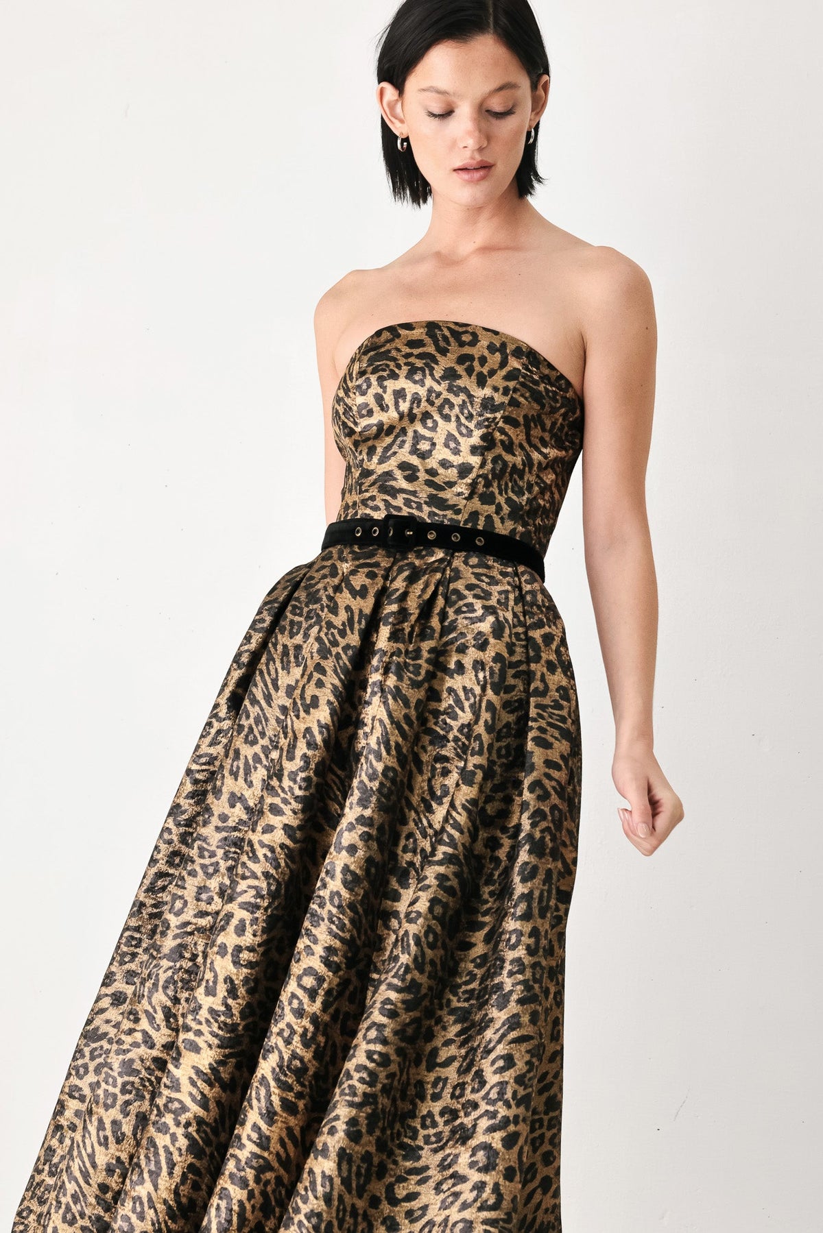 WILDLY GOLDEN LEOPARD STRAPLESS MIDI DRESS